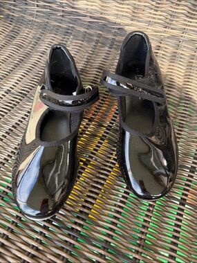 New condition tap shoes
